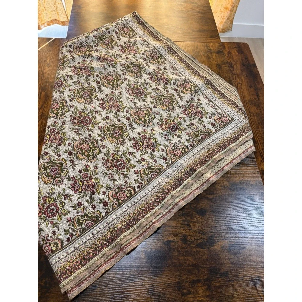 Vintage 90s Floral Tapestry Woven Throw Blanket Boho Chic Red Green Damask 70x70